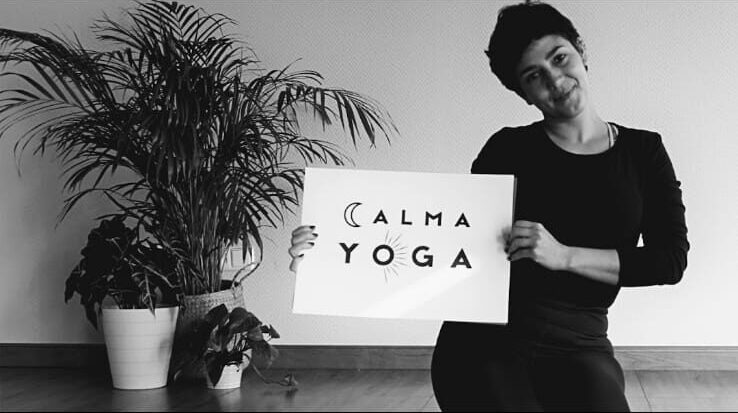 Andaina & Clase de Yoga en Arnado con Calma Yoga